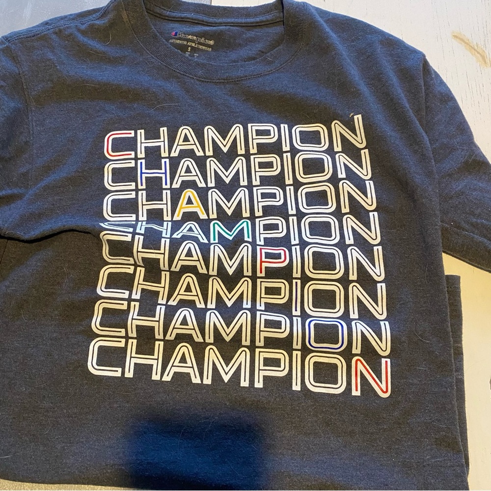 Champion women’s tee. Size S